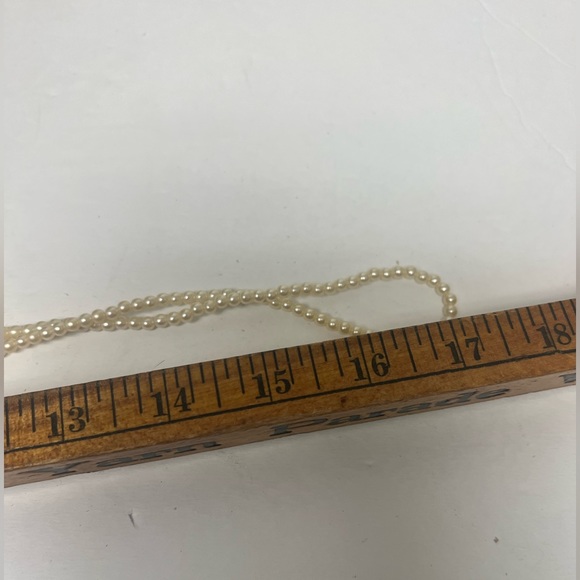 Christmas jingle bell necklace faux pearl - Picture 4 of 4